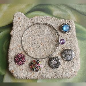 NWOT Crystal Charm Ginger Snaps Bangle Bracelet